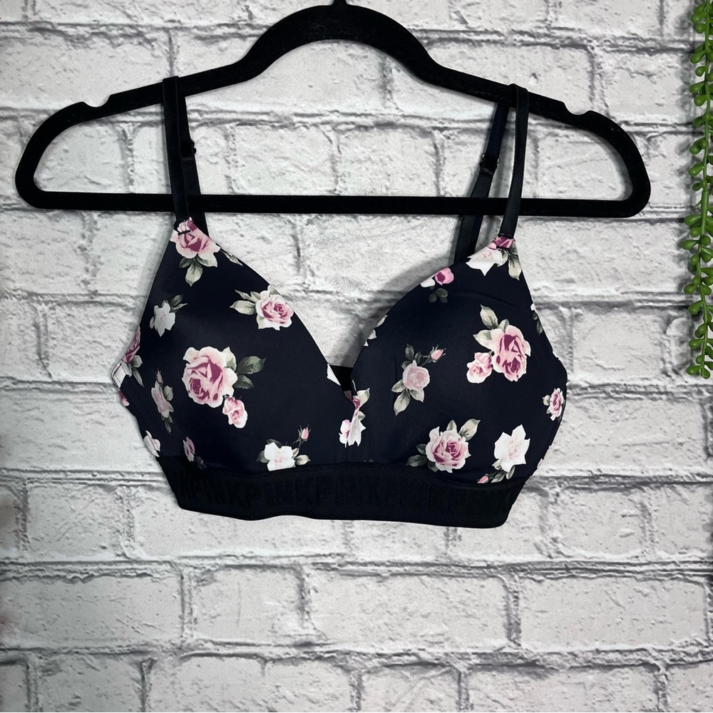 -💙2/$40💙PINK Victoria's Secret Wear Everywhere Wireless Lightly Lined Size 34C